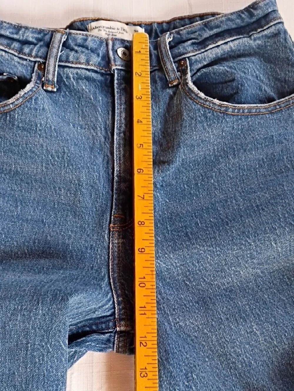 Abercrombie & Fitch The 90's Relaxed High Rise Straight Size 28 Blue Denim Jeans